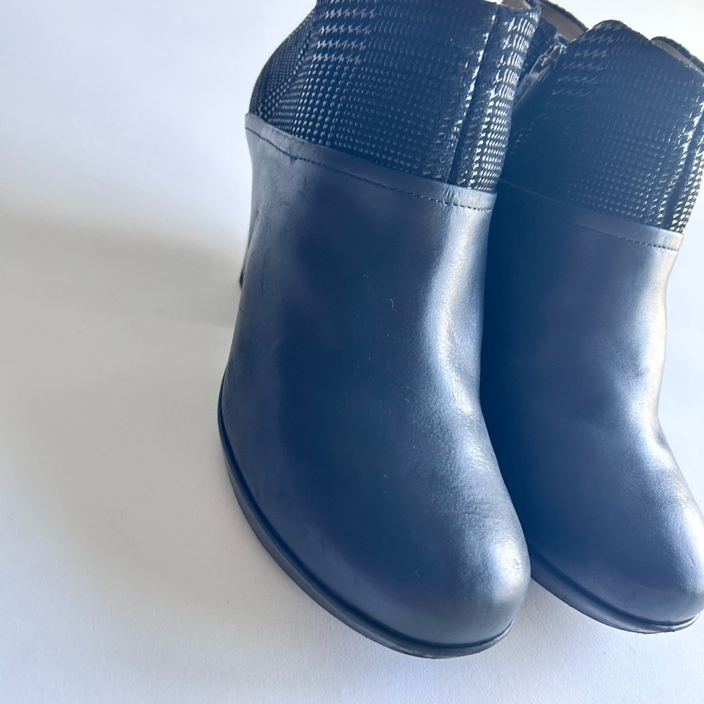 Dansko Black Genuine Leather Textured Heeled Ankle Boots size EUR 39, US 8.5 - Picture 5 of 15